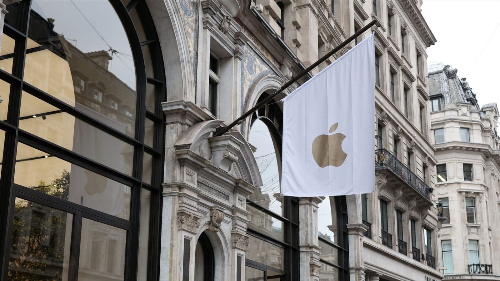 Mobile Empire Under Fire: UK Demands Fairness from Apple and Google